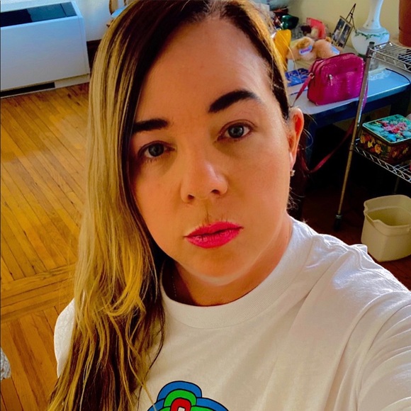 Meet your Posher, Donna - Picture 2 of 3